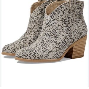 TOMS ankle bootie